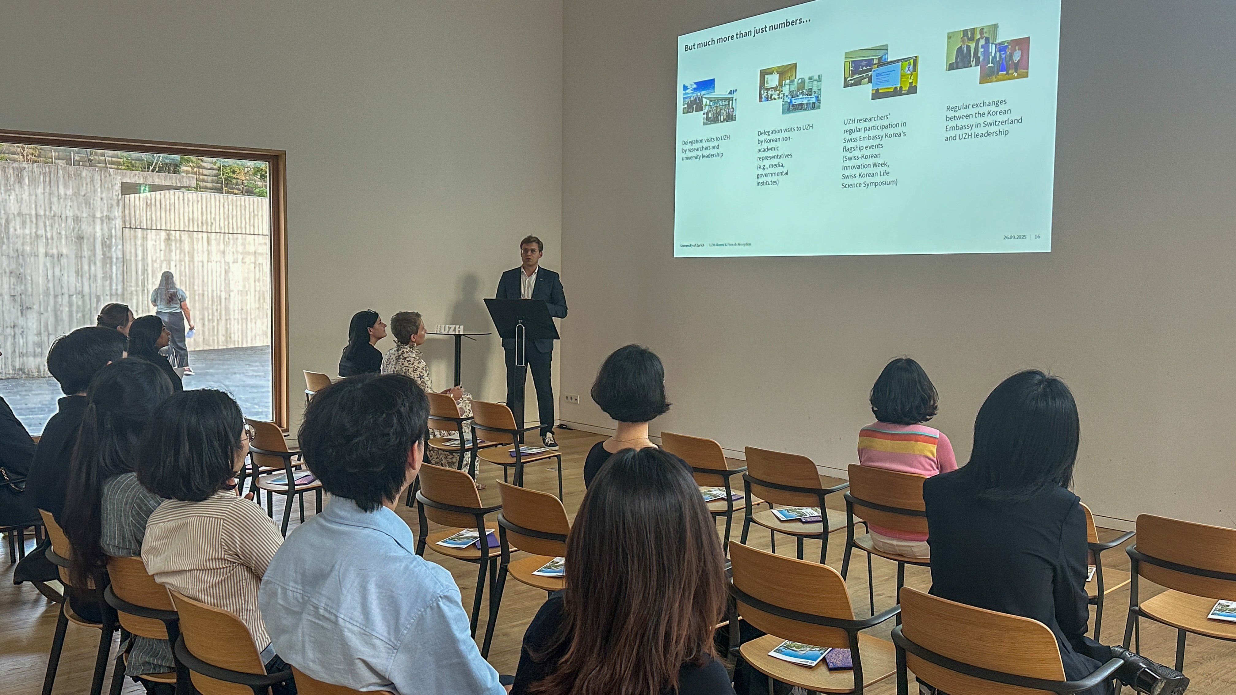 University of Zurich alumni in a classroom during a presentation in Korea in September 2025