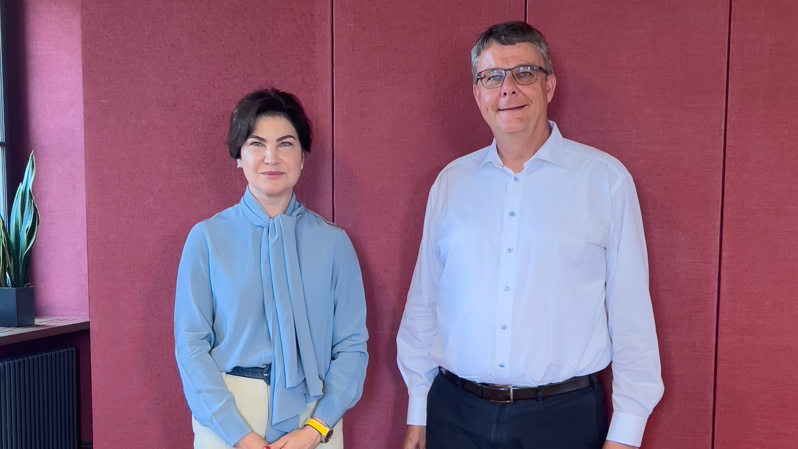 Photo of UZH President Michael Schaepman and Ambassador Iryna Venediktova